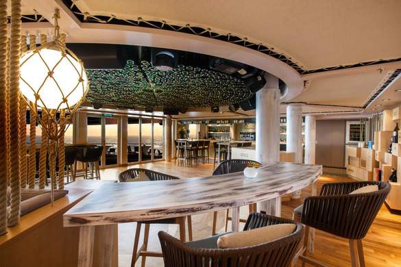 Hapag Lloyd EUROPA 2 Sansibar.jpg